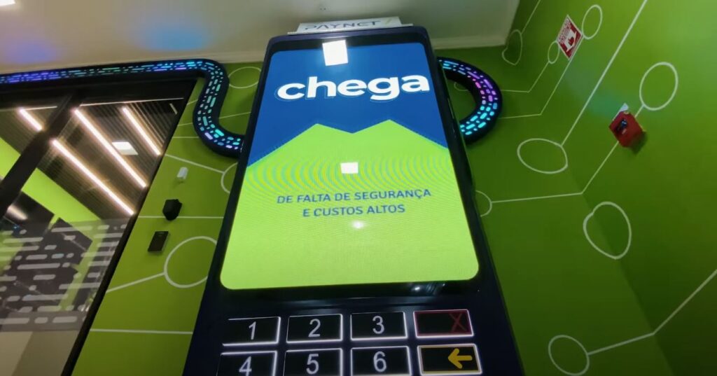 Totem de LED P2 na Paynet