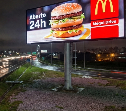 Mídia urbana e DOOH