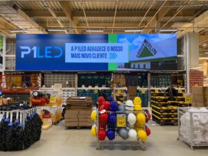 Painel de LED Indoor na Leroy Merlin leroy2