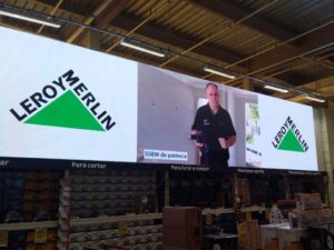 Painel de LED Indoor na Leroy Merlin leroy3