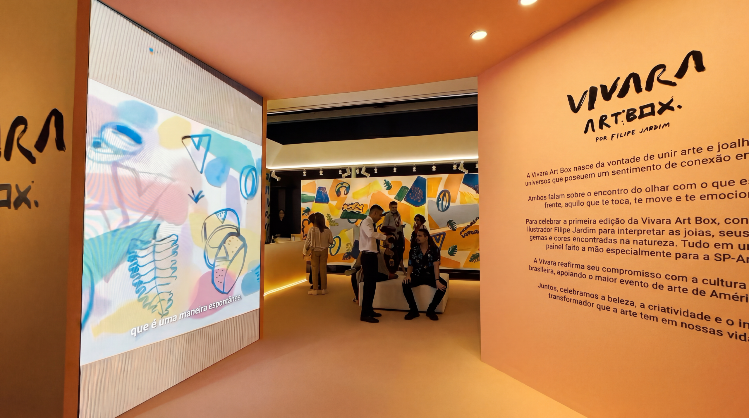 Painel de LED indoor no estande da Vivara na SP-Arte